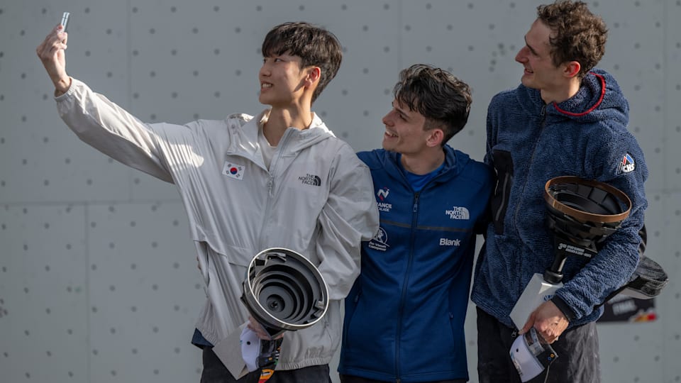 OQS 부다페스트 이도현 시상대 위에서