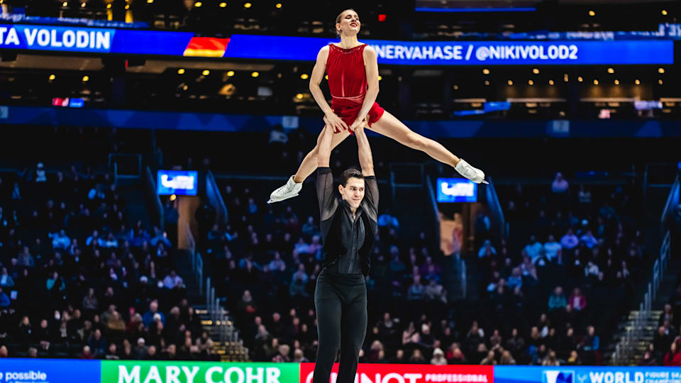 Fabienne Hase und Nikita Volodin performen ihr Kurzprogramm w?hrend der Eiskunstlauf-WM 2025 in Boston