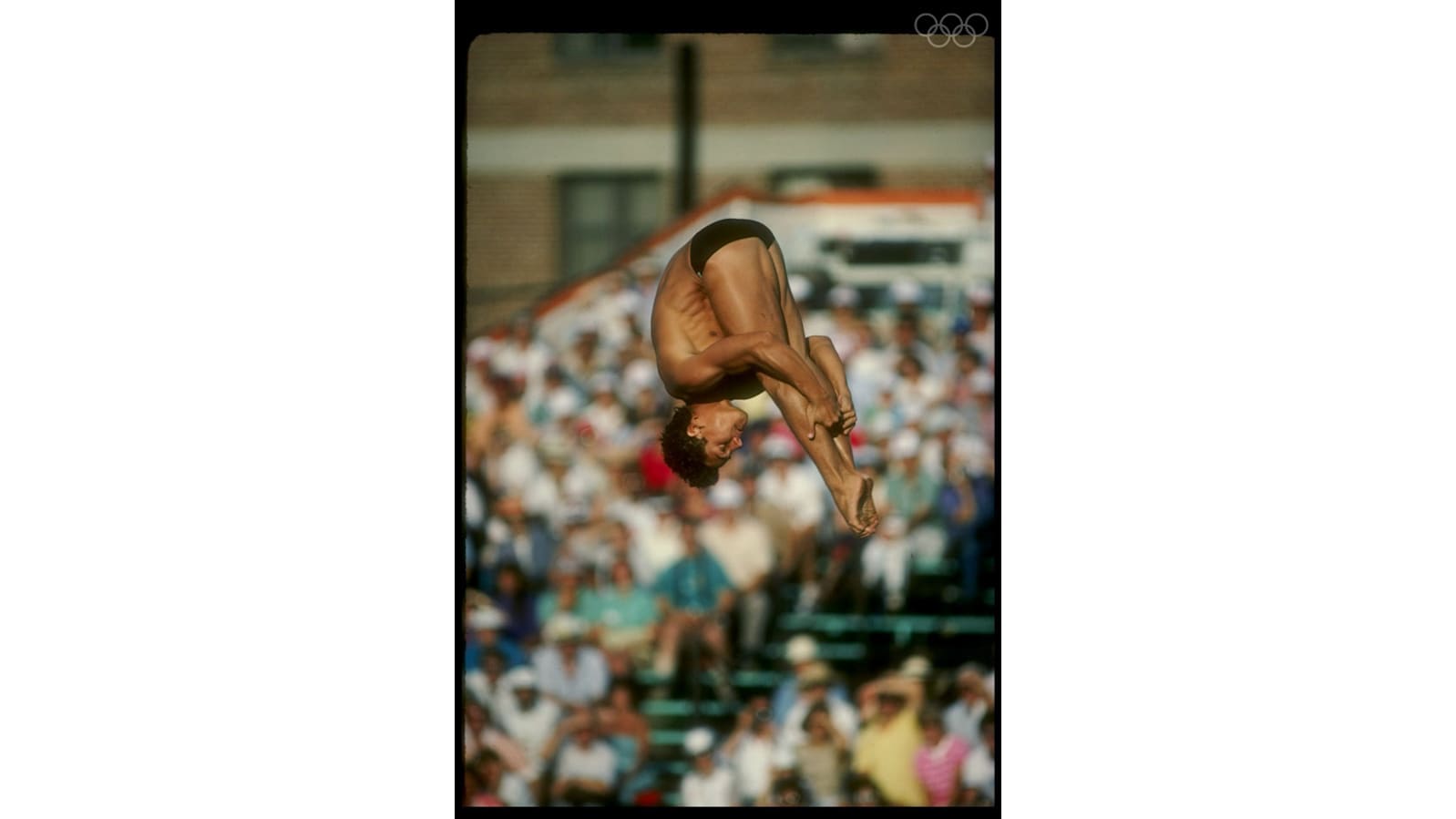 大放出セール】 1984年 夏季オリンピック記念 倒立(逆立ち)する女性像 
