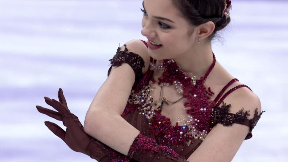 Hello Russia Evgenia Medvedeva 掲載！ Olympic crush: Russian figure skater Evgenia Medvedeva