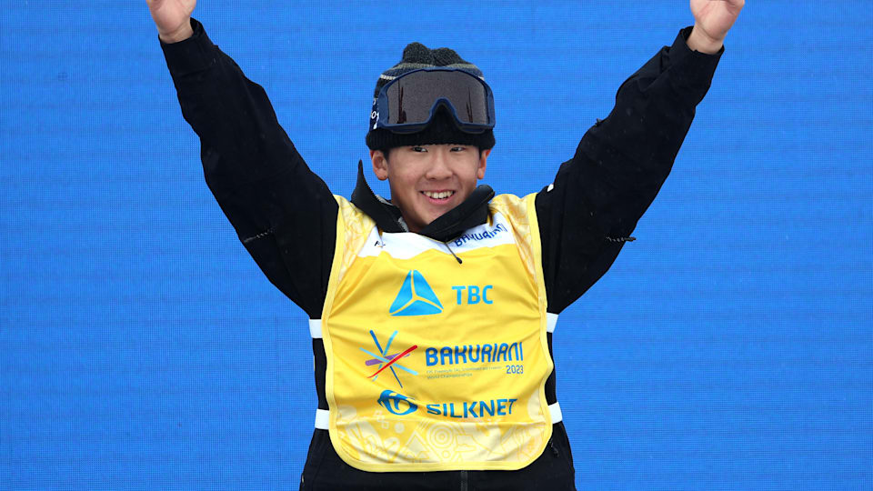 HYEON ted cape へヨン 16-year-old Korean Lee Chae-un wins snowboard halfpipe title