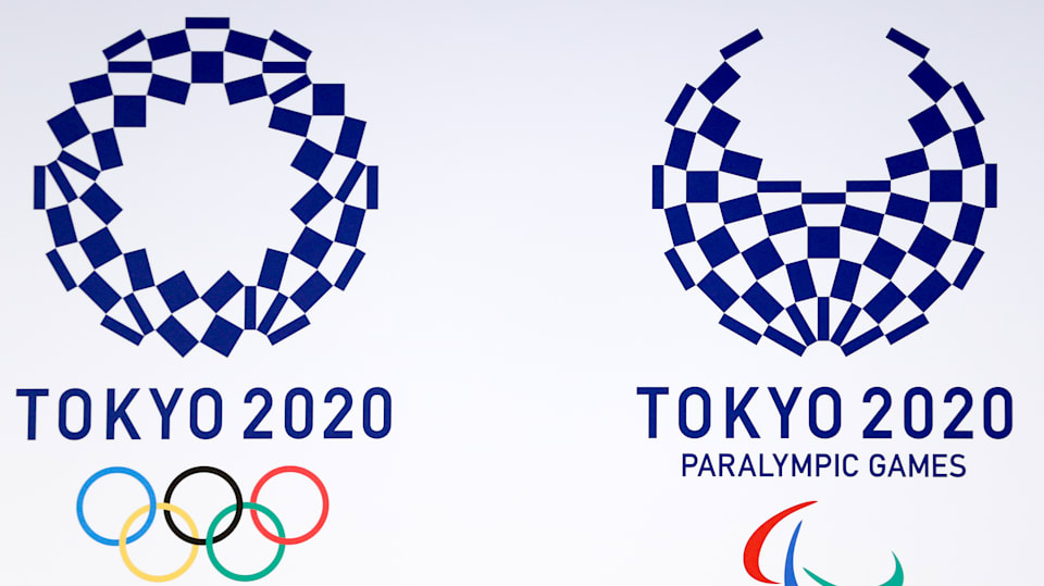 Japão, Jogos Olímpicos de Verão de 2020 Tóquio. Anéis multicoloridos e o  símbolo do Japão. imagem vetorial de axanija© 479245084