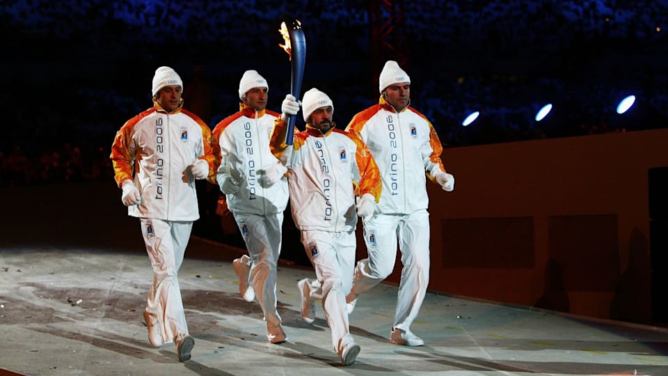 Turin_2006_torch_hero