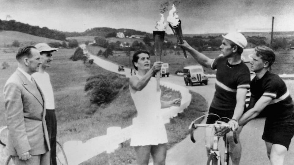 Helsinki_1952_torch_hero