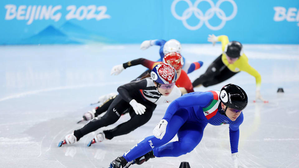 冬季長野オリンピック　大回転ポール旗 長野オリンピック冬季競技大会記念金貨にスポットを当てる｜金貨