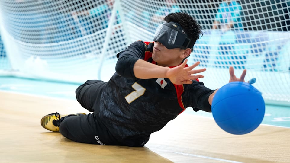 パリパラリンピック 2024 ピンバッチ NHK 扇形 パリ2024ショッピングの祭典、オリンピックを象徴する記念品をゲット