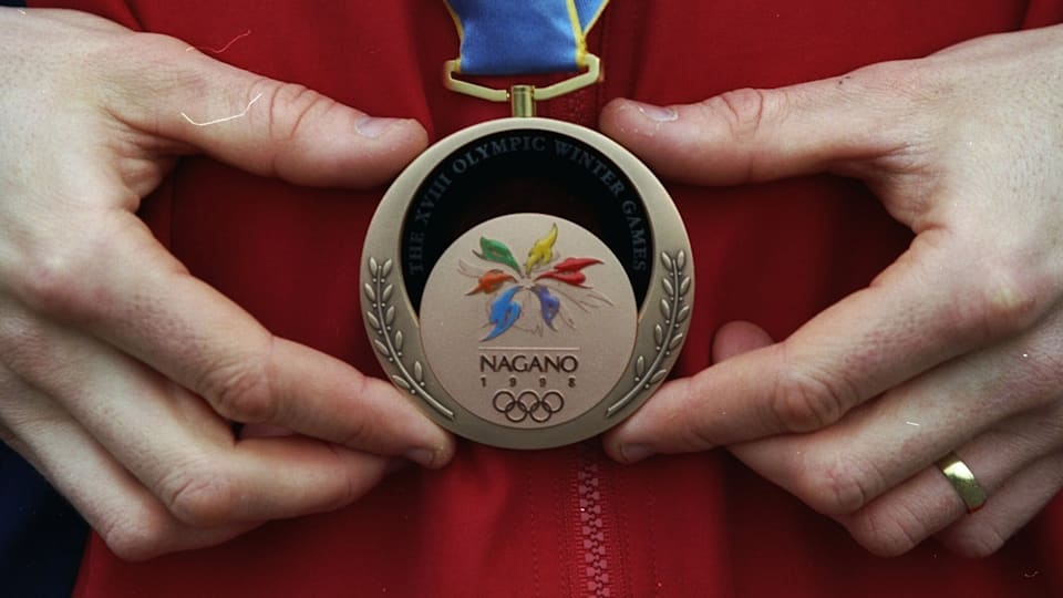 長野1998オリンピックメダル - デザイン、歴史、写真