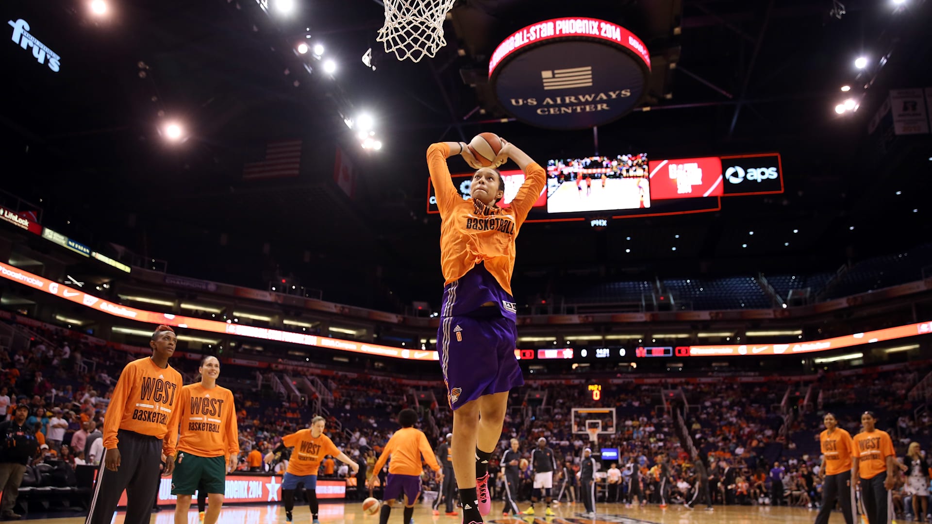 First wnba player to sales dunk twice in one game