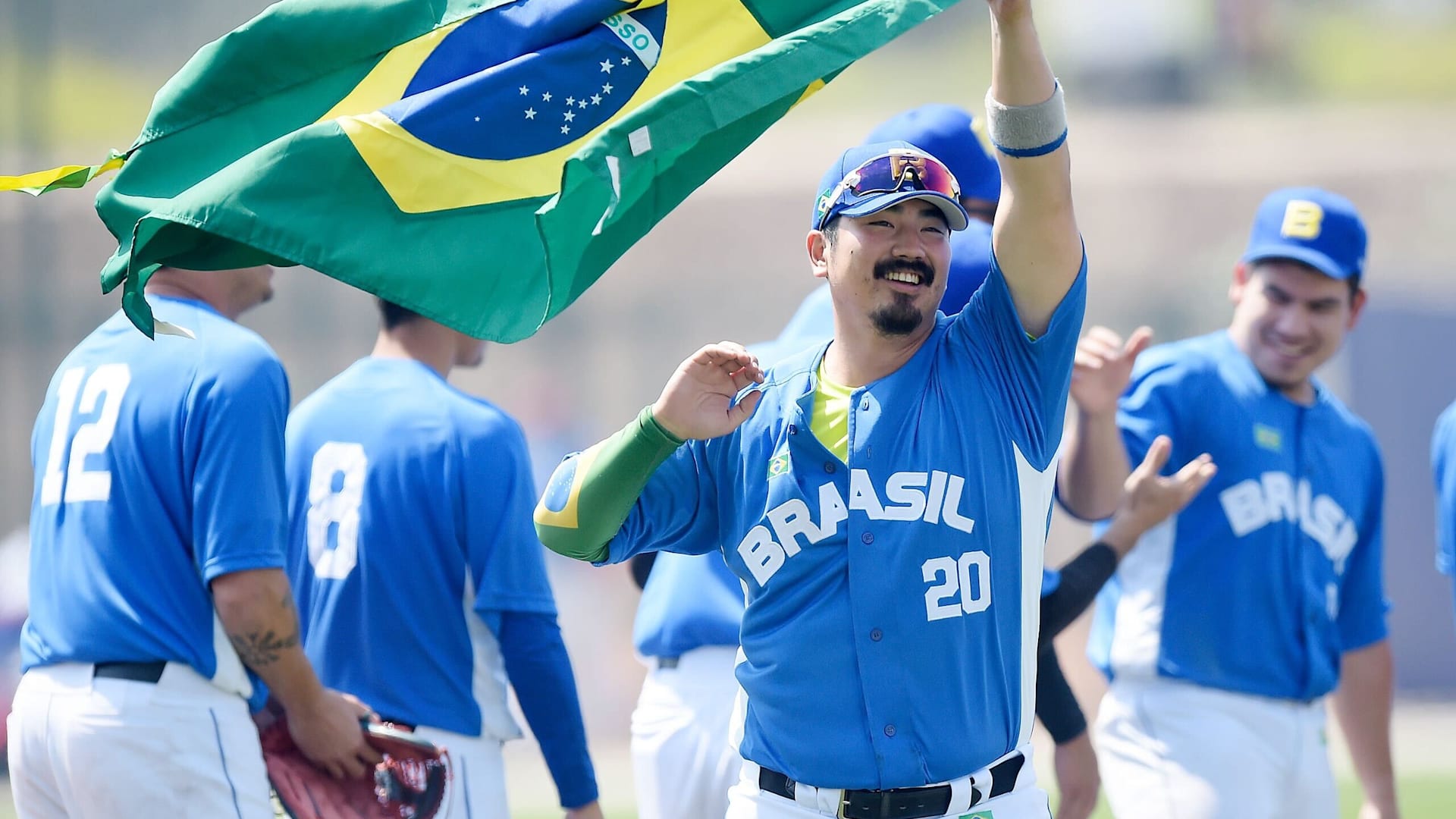 Jogo de beisebol promove aglomeração nos EUA, Mundo