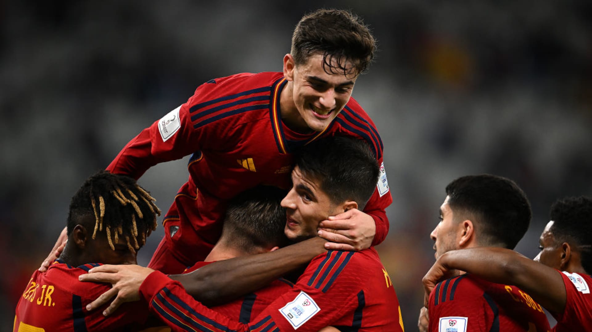 Низкая результативность и проблемы в обороне