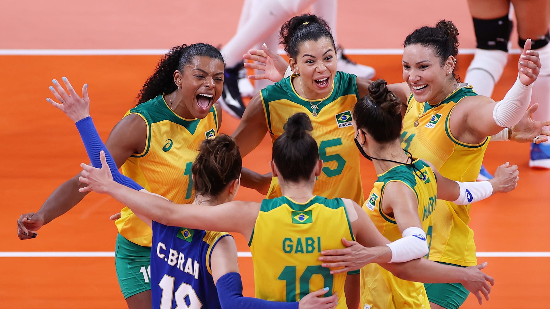 Brasil vence dominicanas no tie-break, e vôlei feminino garante vaga em  Tóquio 2020, vôlei