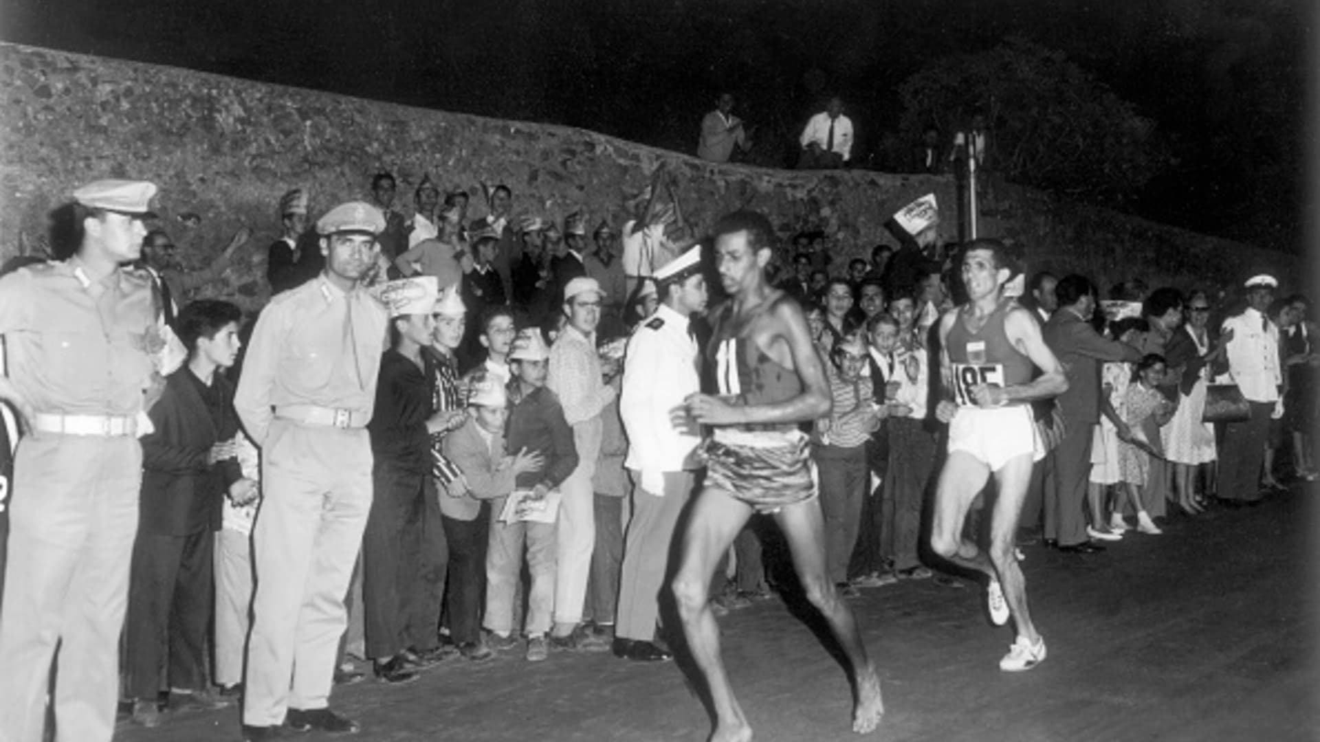 Ethiopian barefoot marathon runner shop