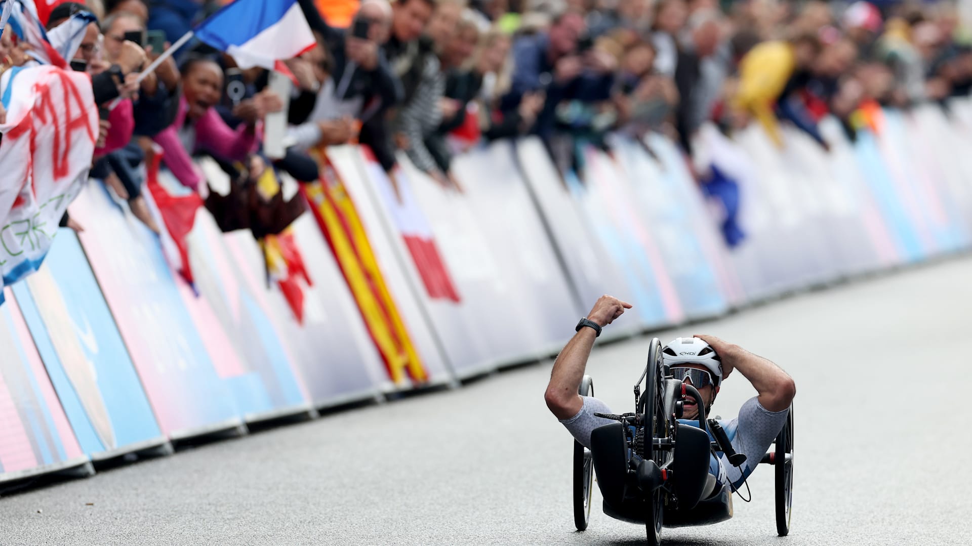 Jeux Paralympiques de Paris 2024 | Para cyclisme sur route : le show de Mathieu  Bosredon qui remporte l'or en catégorie H3, Johan Quaile double la mise