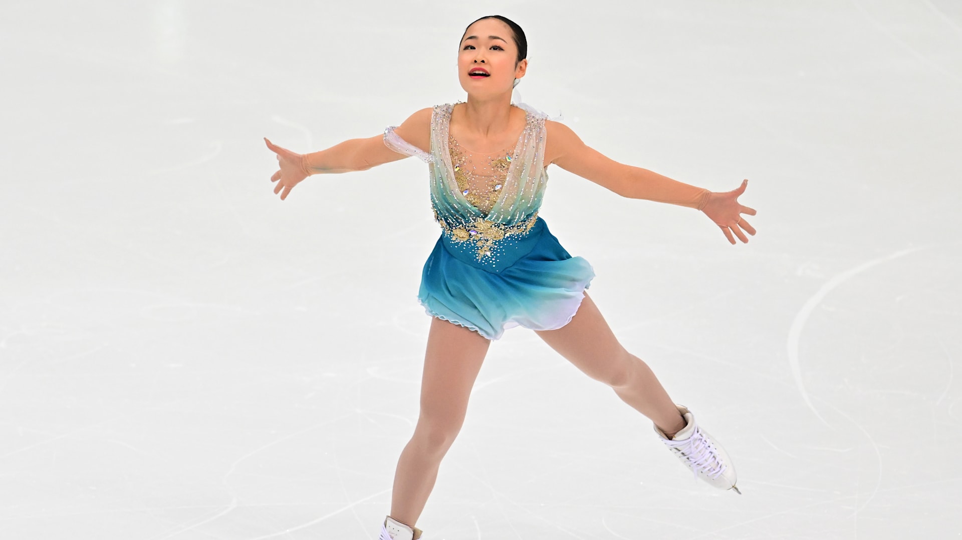 島田麻央がシーズンベスト…3連覇へ首位発進｜フィギュアスケート