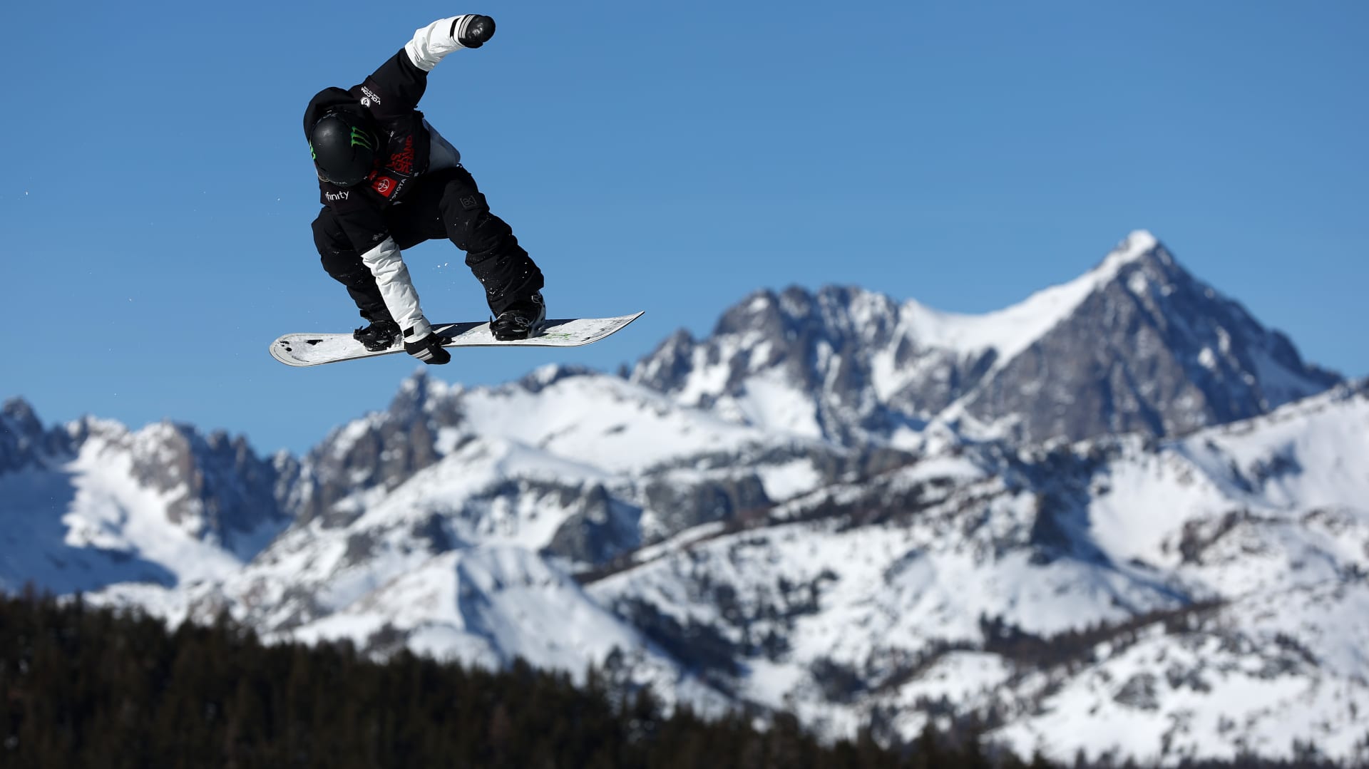 flyff snowboard ride Ride: 2025 Superpig Deck What is Freeride Snowboarding? |