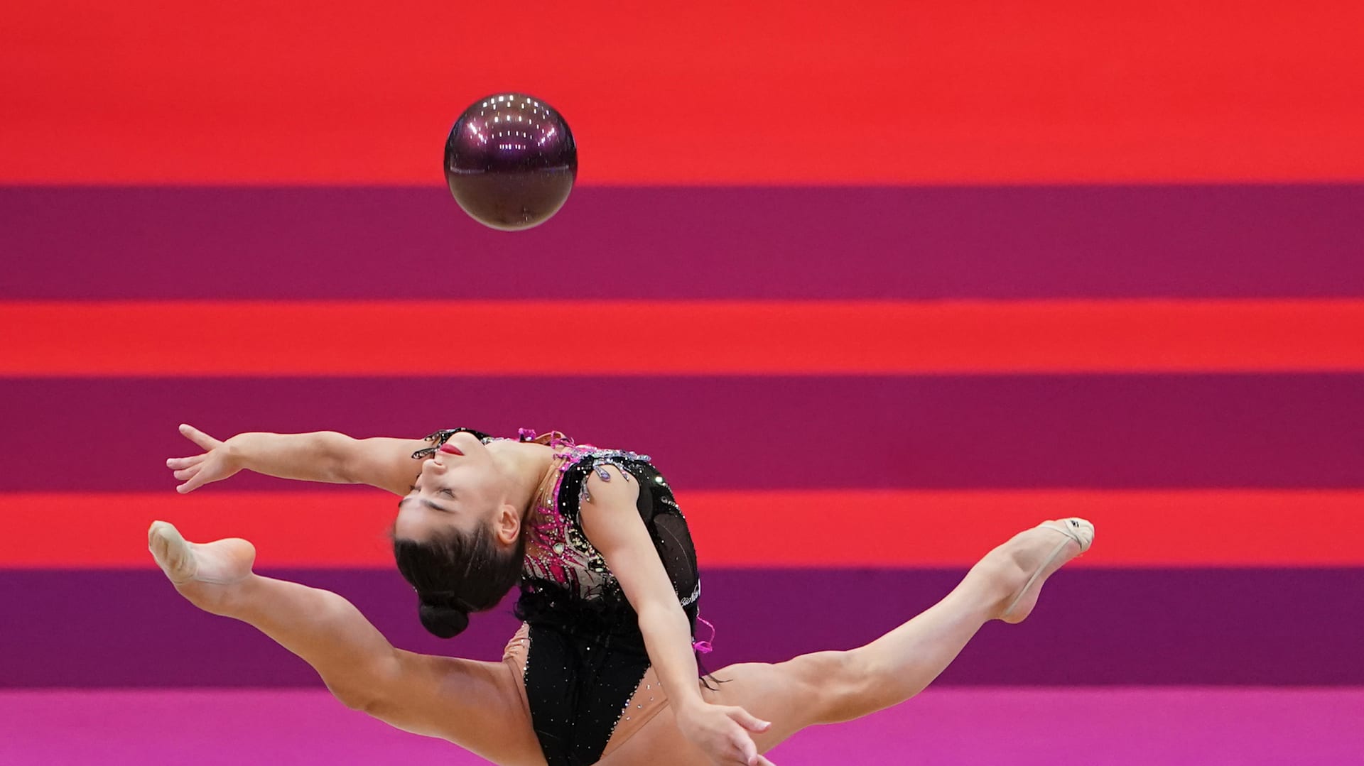 Gymnastics - Rhythmic Gymnastic - World Championships - Individuals  NIKOLOVA Stiliana (BUL) hoop