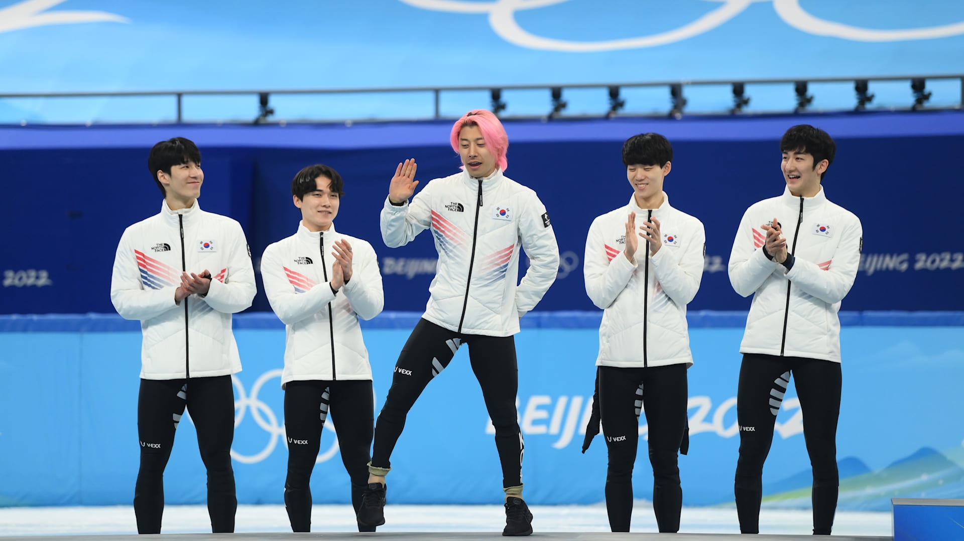 クァク・ユンギ、表彰台でBTSの 