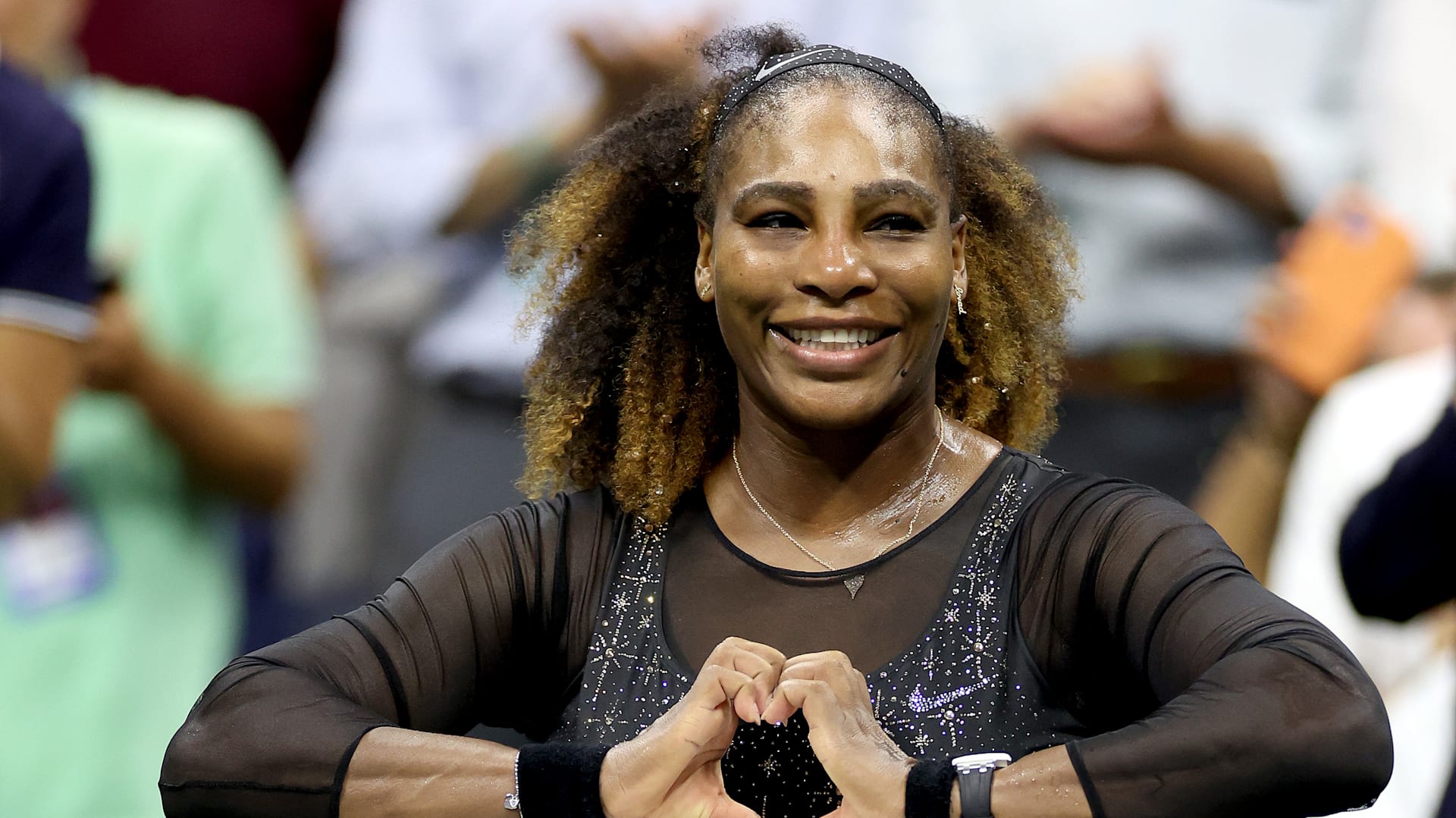 Serena Williams first athlete to receive Fashion Icon award, News briefs