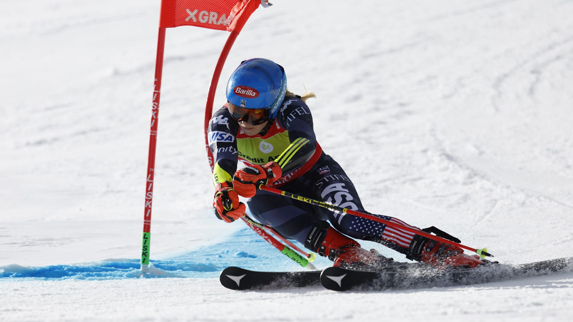 Alpine skiing: Mikaela Shiffrin wins World Cup Finals giant