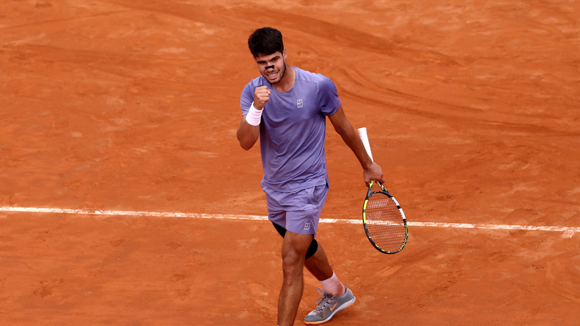 卡洛斯·阿尔卡拉斯击败扬尼克·辛纳，夺得2025年意大利网球公开赛冠军