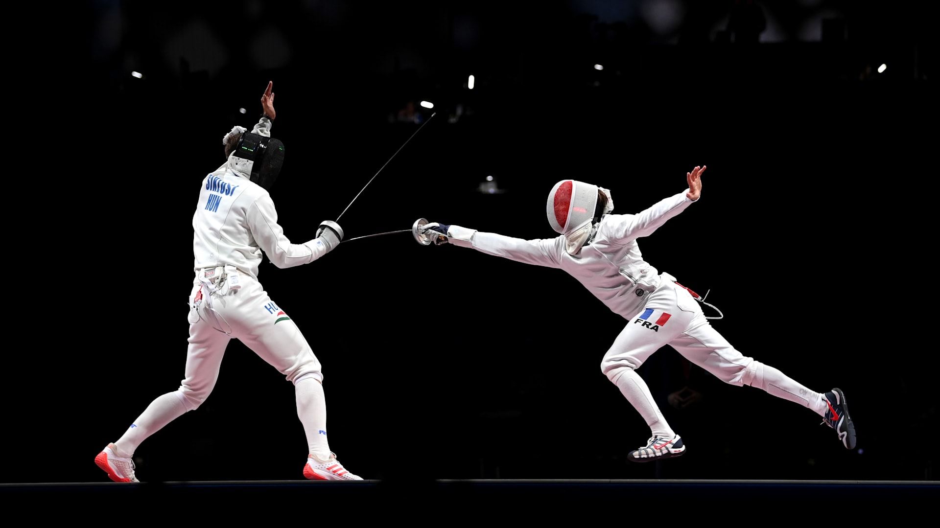 Pin's JO Paris 2024 – Pictogramme Escrime – Neuf – Fabriqué En France
