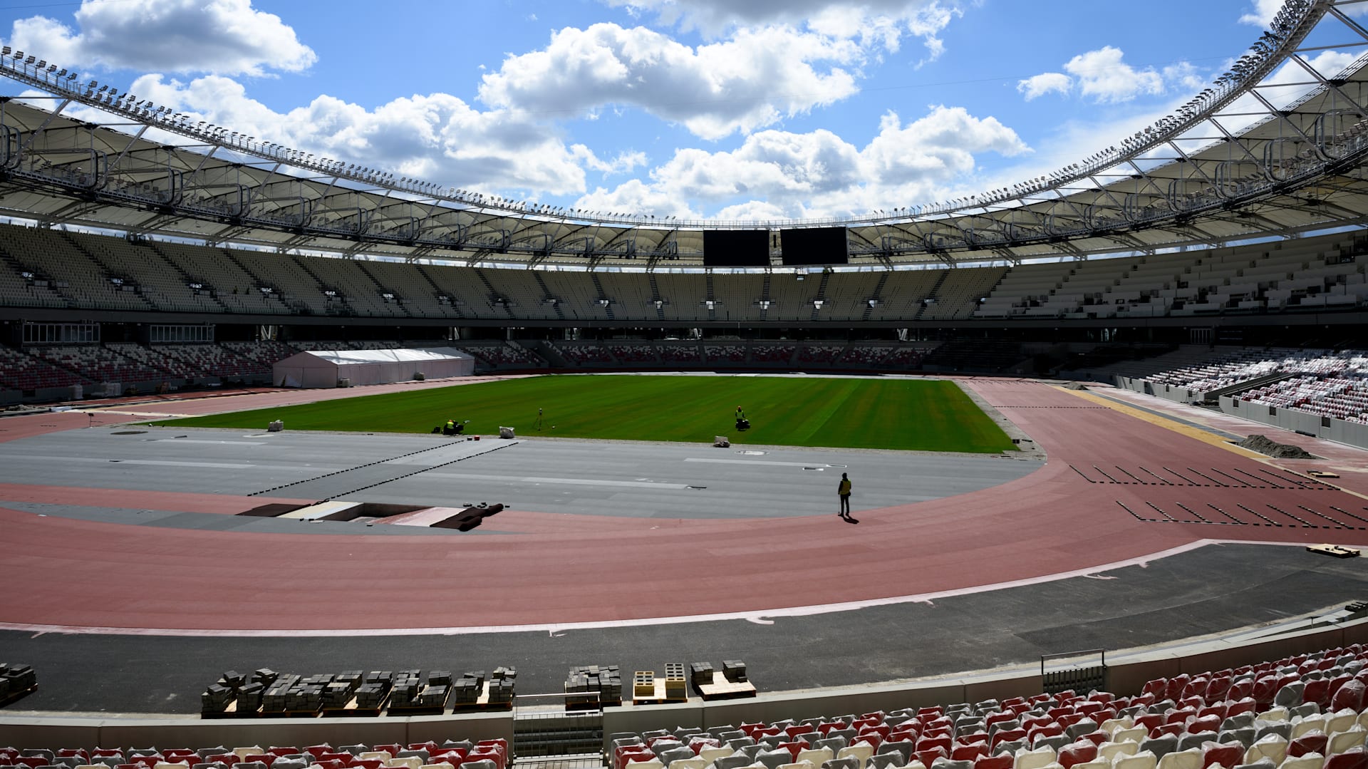 Olympic Stadium Shines in Exhibition Game