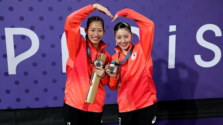 バドミントン 志田千陽 直筆サイン入り写真 ① シダマツペア パリオリンピック 志田千陽 直筆サイン！バドミントンオリンピック選手