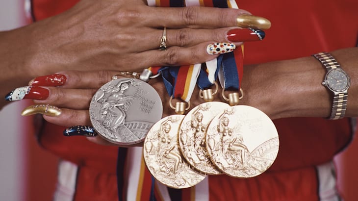 第1回オリンピックで優勝者に渡されていたメダルの色は？
