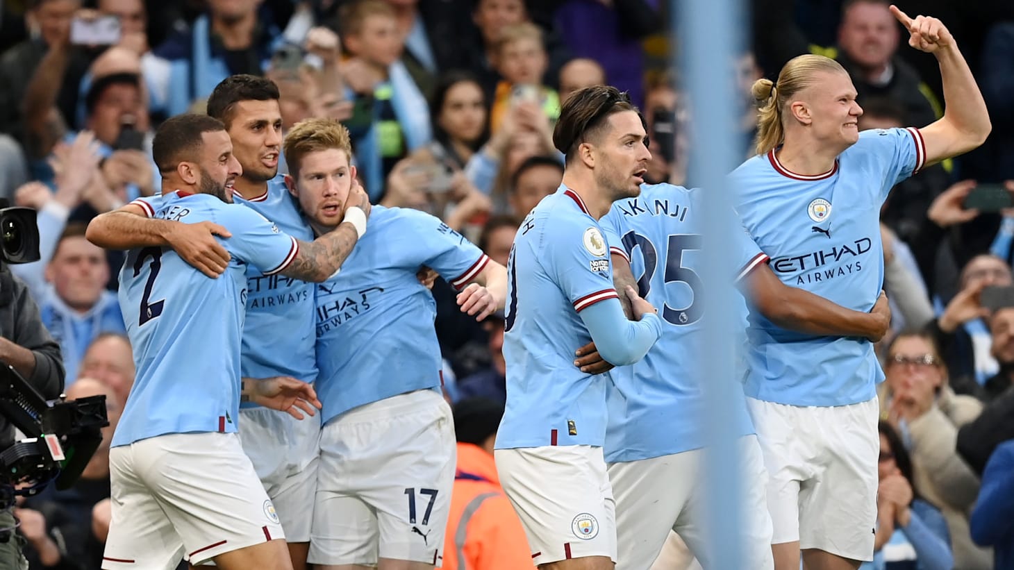 マンチェスターシティvsバイエルンミュンヘン ピンバッジ 限定