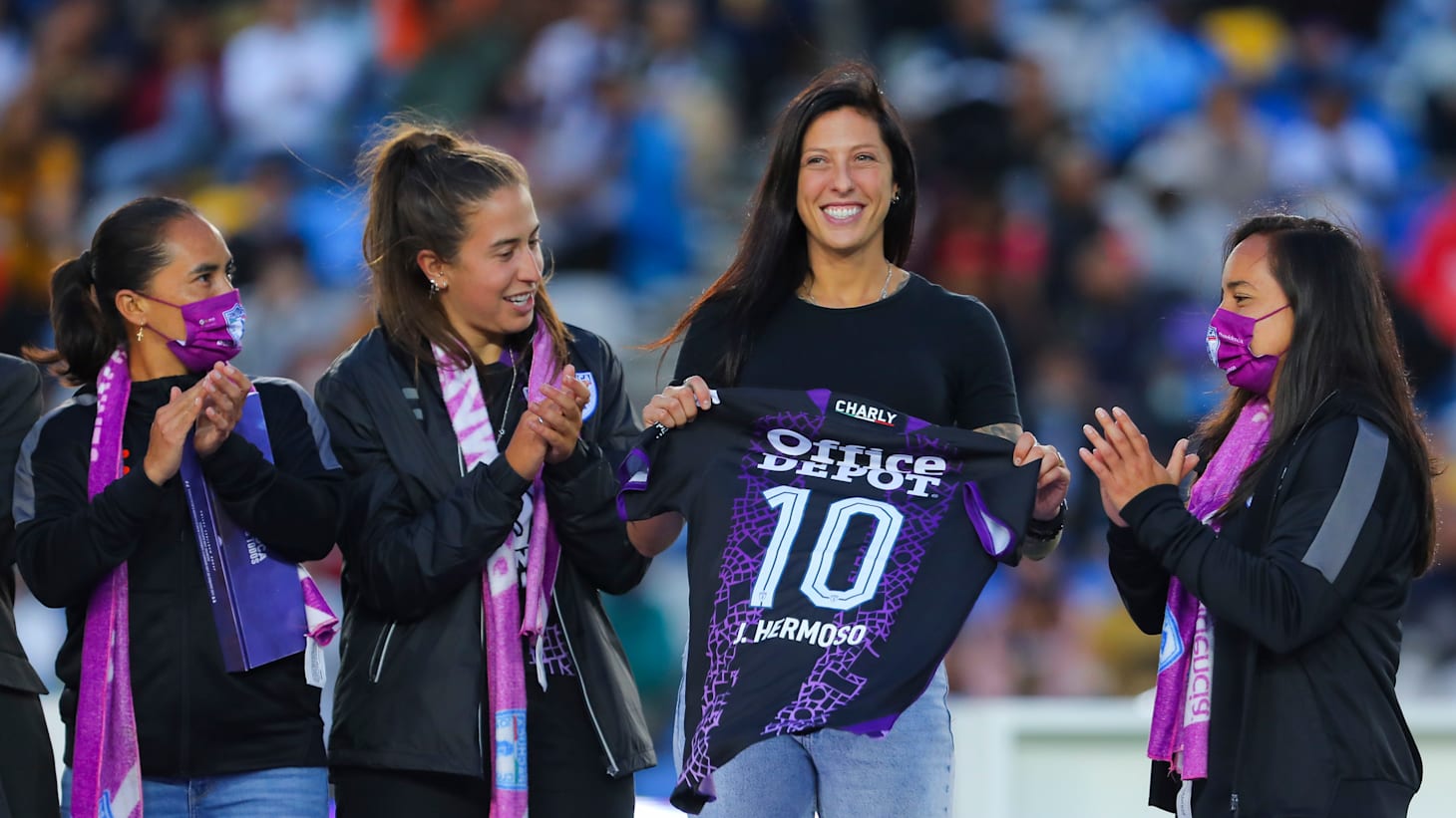 Jenni hermoso en que equipo juega