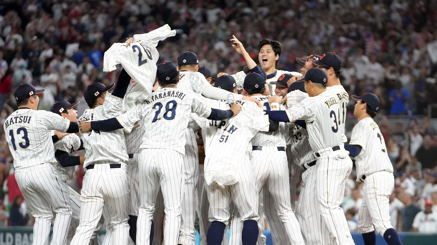 MLB 2021 Gold World Series Dueling Baseball