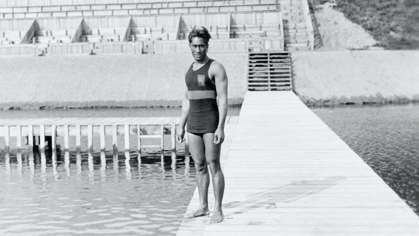 トップス DUKE KAHANAMOKU FISHING BOAT The legend of Duke Kahanamoku, the father of modern surfing