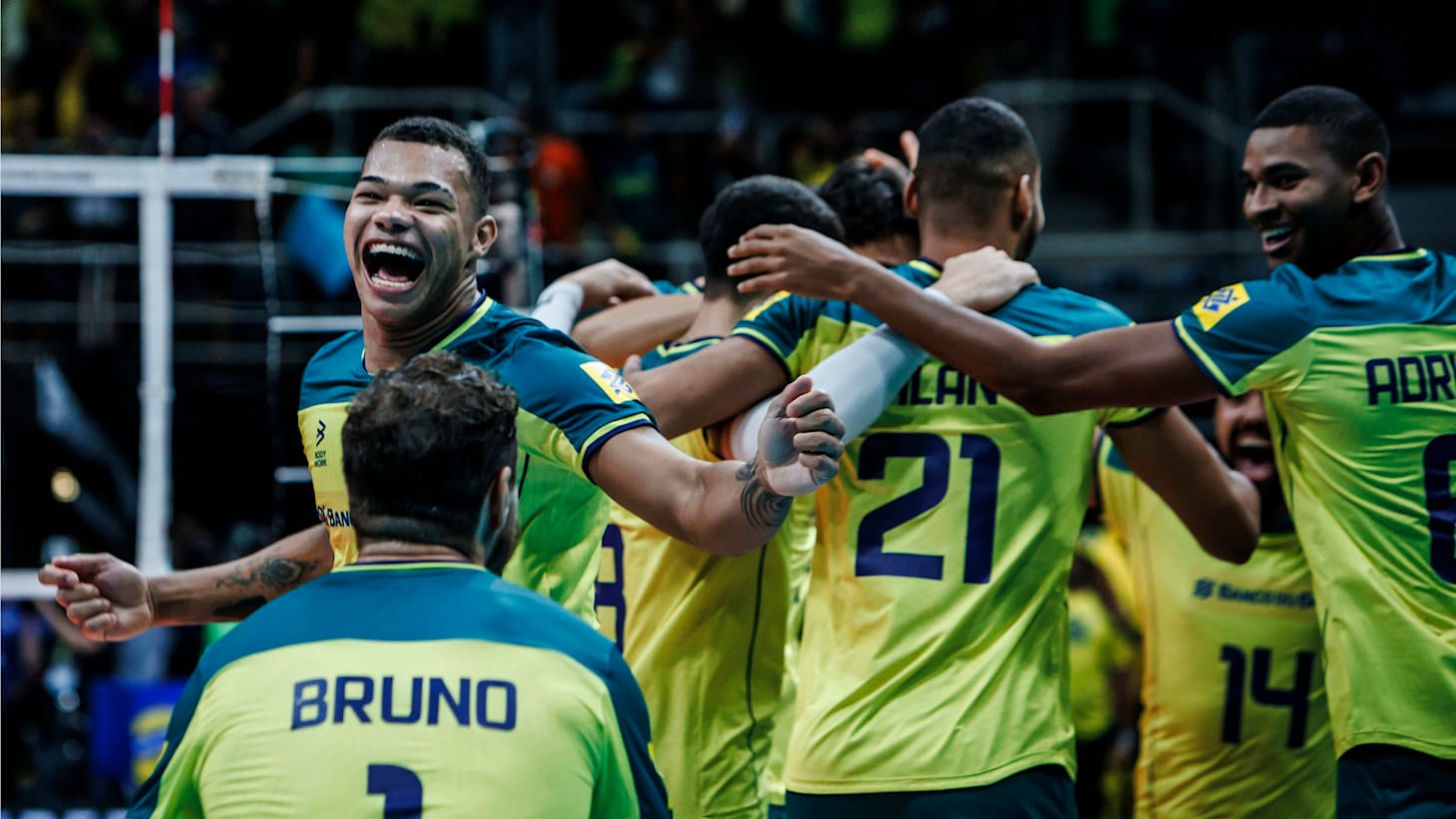 Brasil repete 2016, supera Itália no Maracanãzinho e assegura vaga em