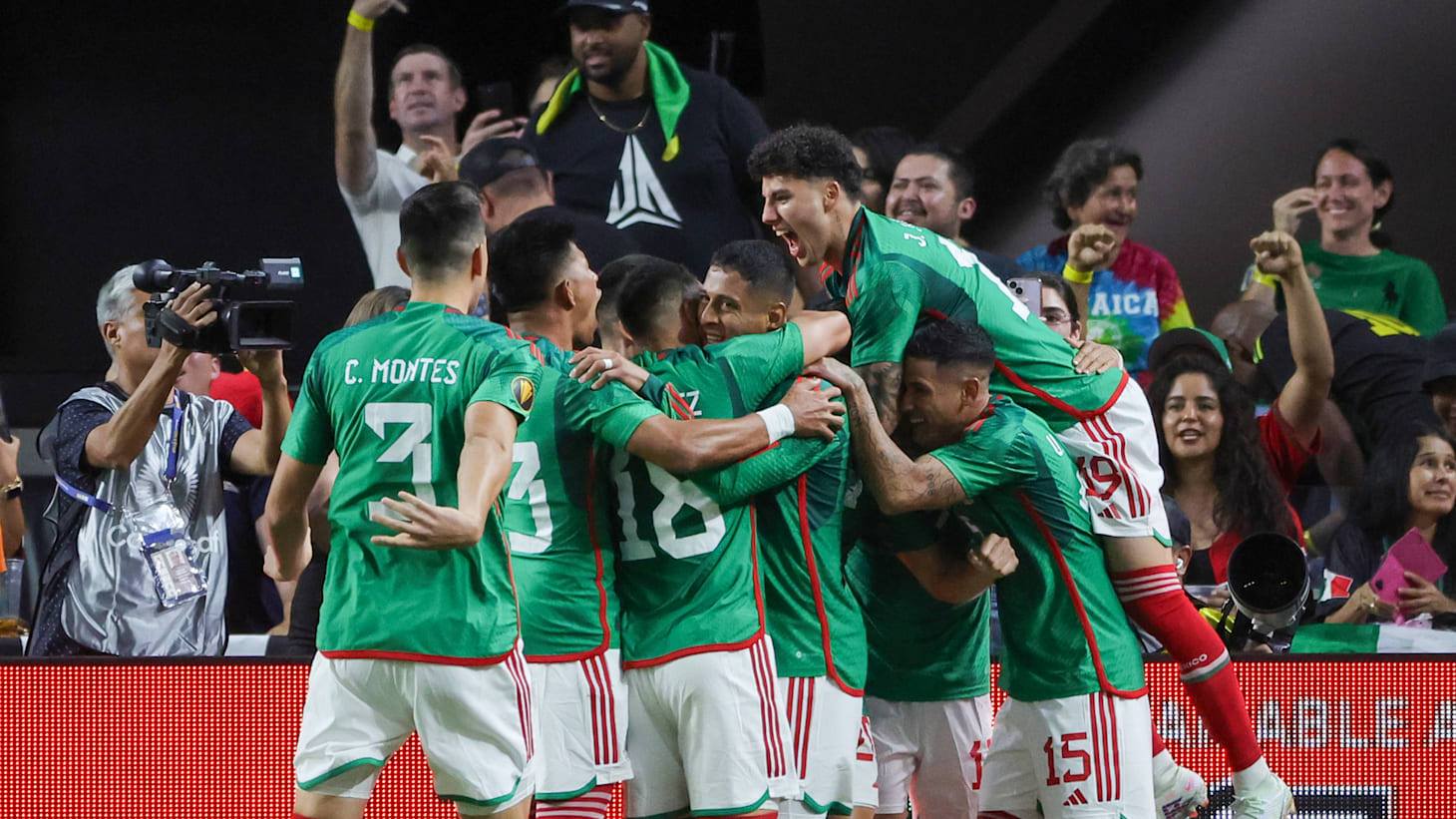 Goals and Highlights: El Salvador 1-1 Mexico in Central American