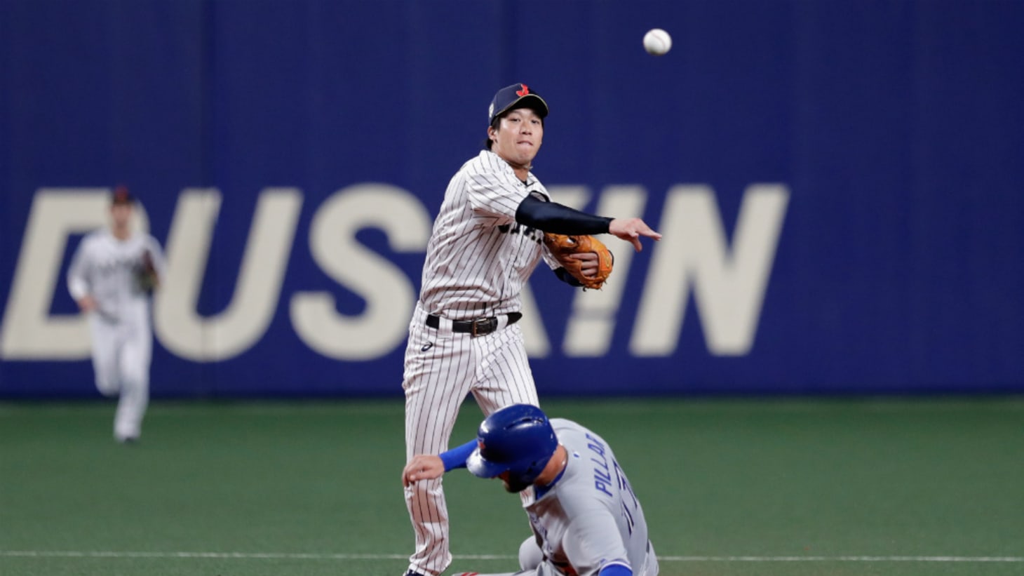 山田哲人　トリプルスリー記念ウォッチ 東京ヤクルトスワローズ 山田哲人トリプルスリー腕時計