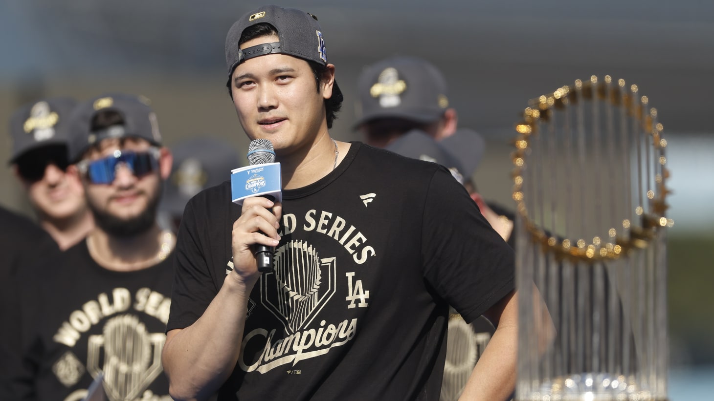 ドジャース 大谷翔平 『MVP記念号』 3年連続受賞で歴代単独2位となる4度目‼︎ 大谷翔平、満票で3年連続4度目のMVP受賞…4度受賞はバリー・ボンズ氏に