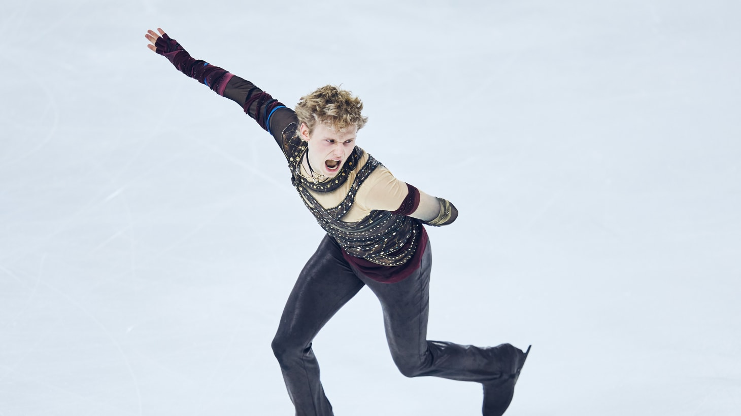 2025年花样滑冰大奖赛法国站综述：马里宁强势开季，中井亚美惊艳首秀，西泽龙王者归来