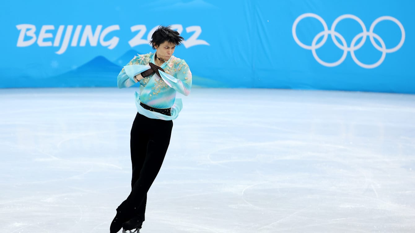 Japan's Hanyu Yuzuru attempts quadruple Axel in men's free skate