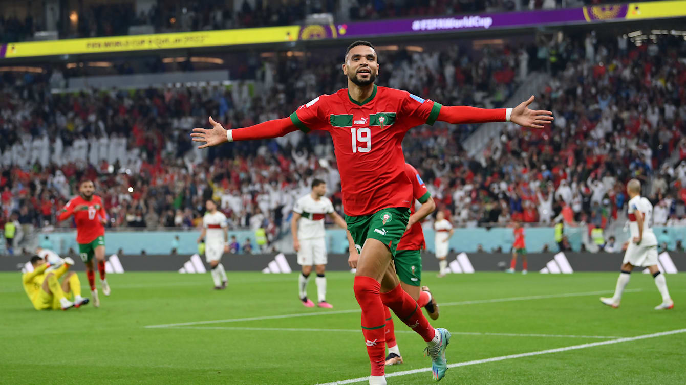 Achraf Hakimi and Romain Saiss of Morocco during the FIFA World Cup  Fotografía de noticias - Getty Images