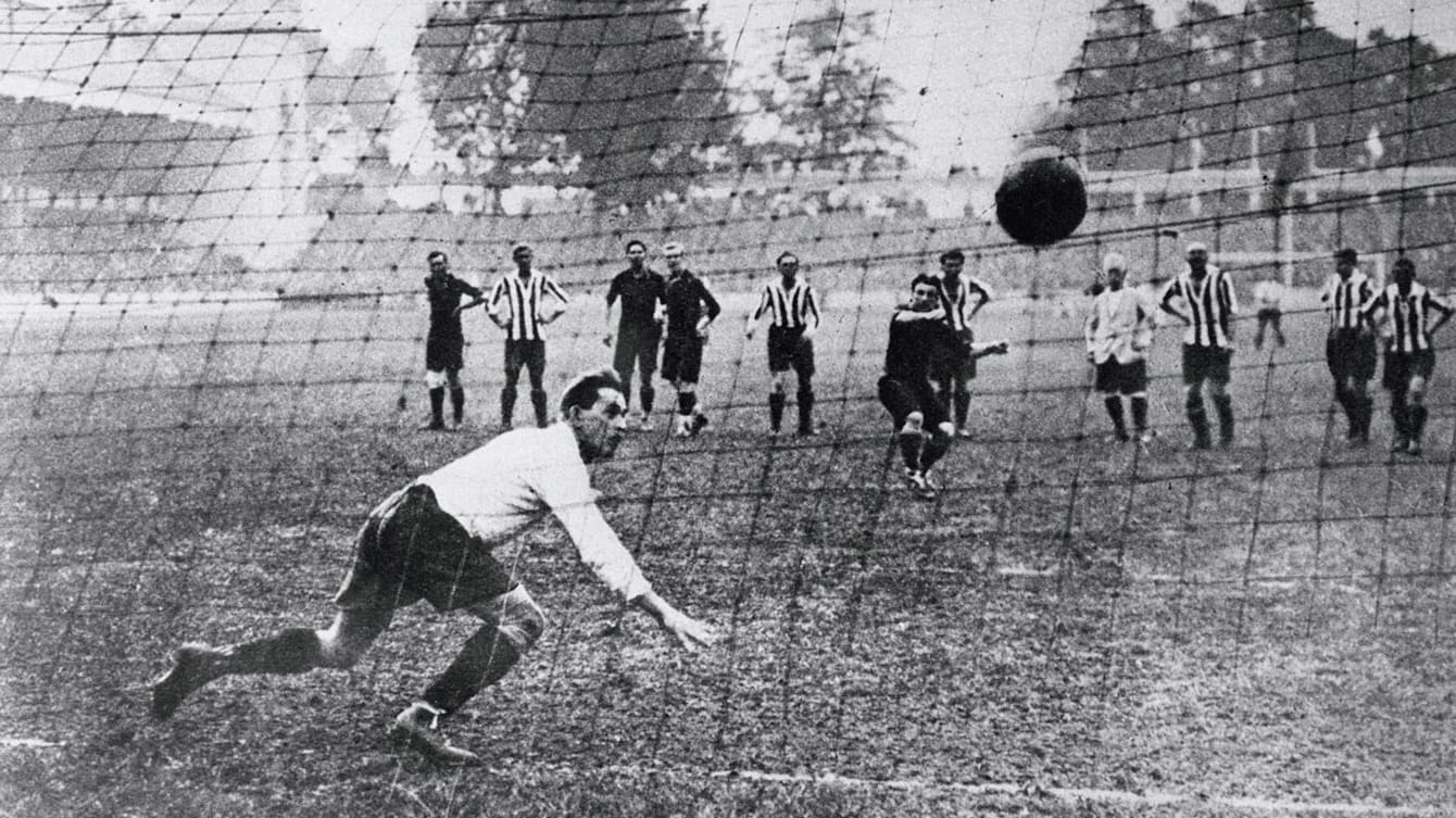 The Red Devils at the top of world football at Antwerp 1920