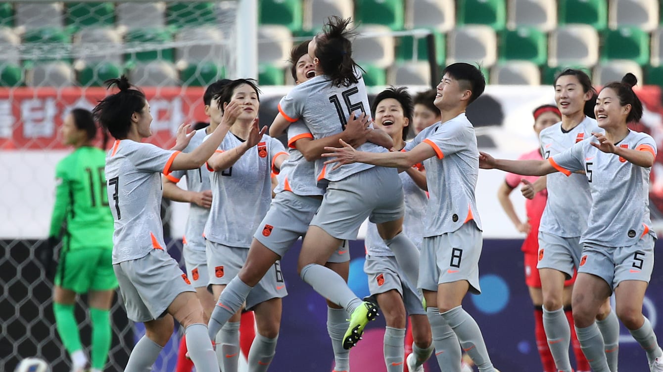 Chinese football women players jerseys