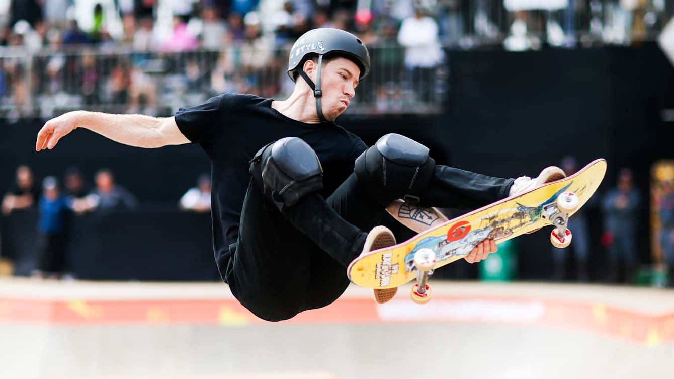 Shaun White entering skateboard contests with eye on Summer