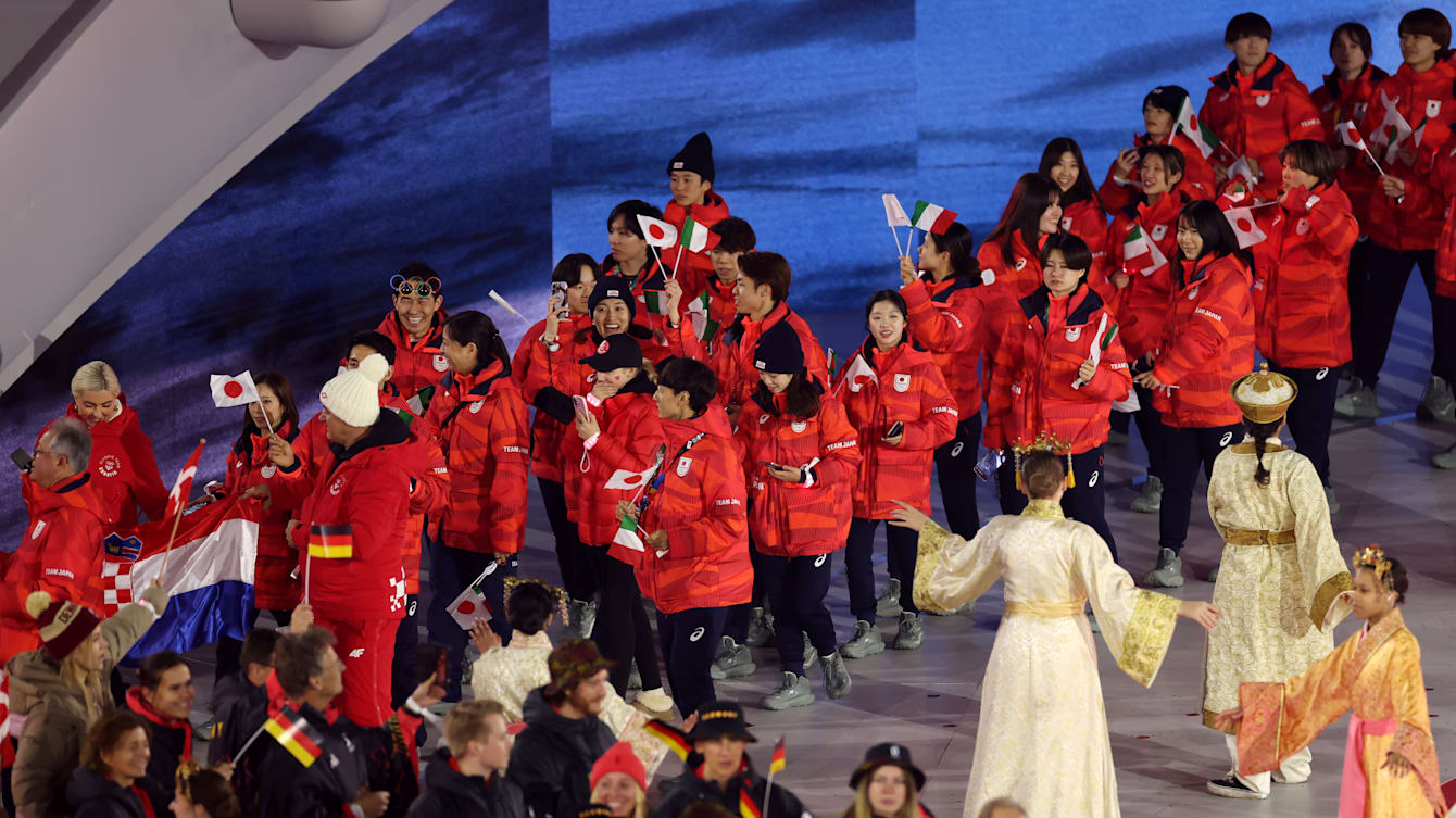 坂本花織＆森重航が旗手 日本選手団、世界遺産でのミラノ・コルティナ