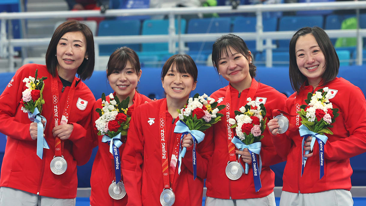 ロコ・ソラーレ銀メダル「この舞台にまた戻って来い」