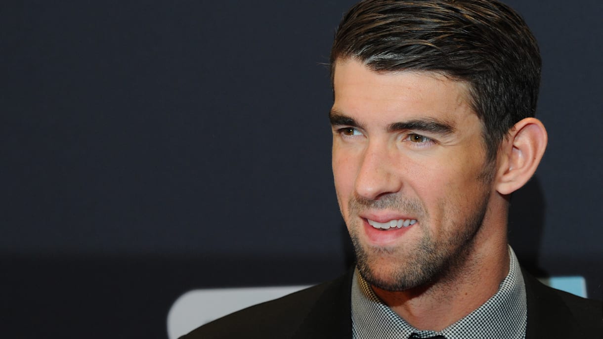 Michael Phelps First Pitch at Arizona Diamondbacks Game 