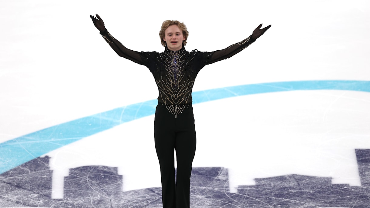 伊藤聡美　羽生結弦　コスチューム　著者　サイン本　美品　稀少 羽生選手のあの衣装も。伊藤聡美フィギュアスケート衣装展を東京・京都