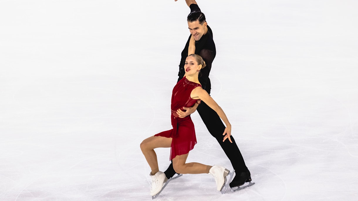 Figure skating pair Minerva Fabienne Hase and Nikita Volodin go