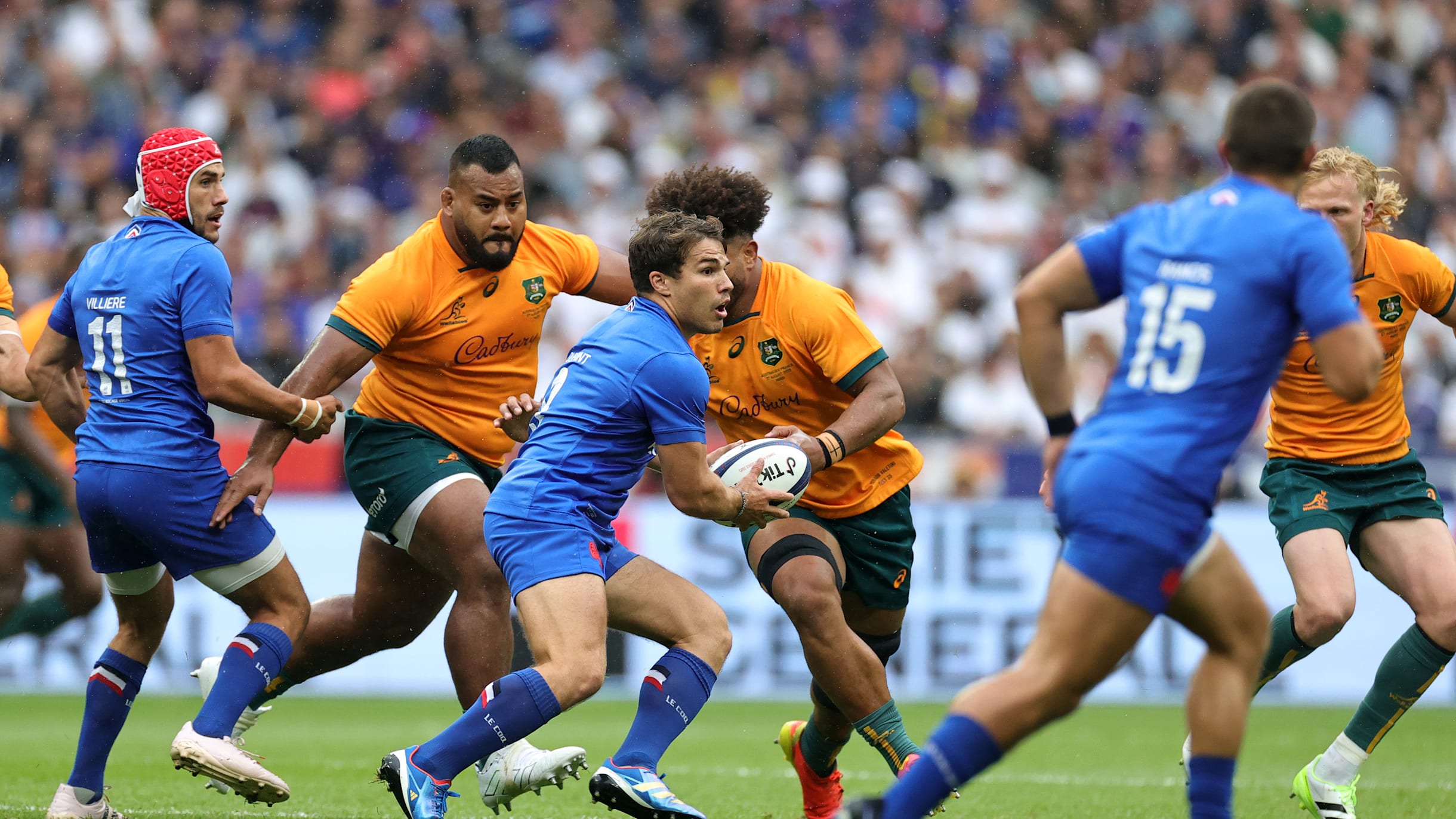 Coupe du monde de rugby : le trophée Webb Ellis exposé à Nantes