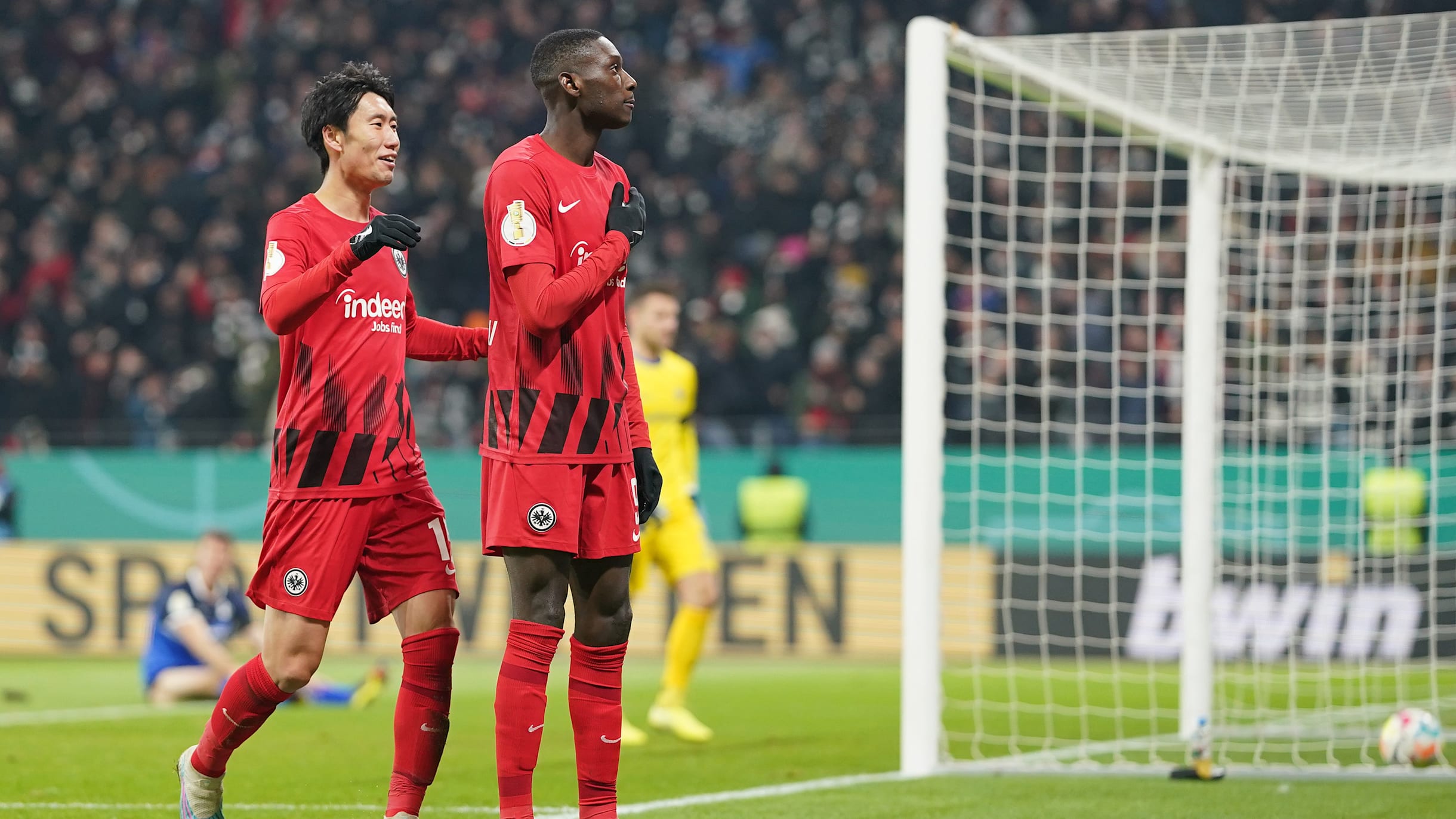サッカー日本代表MF鎌田大地が決勝ゴールフランクフルトはベスト8