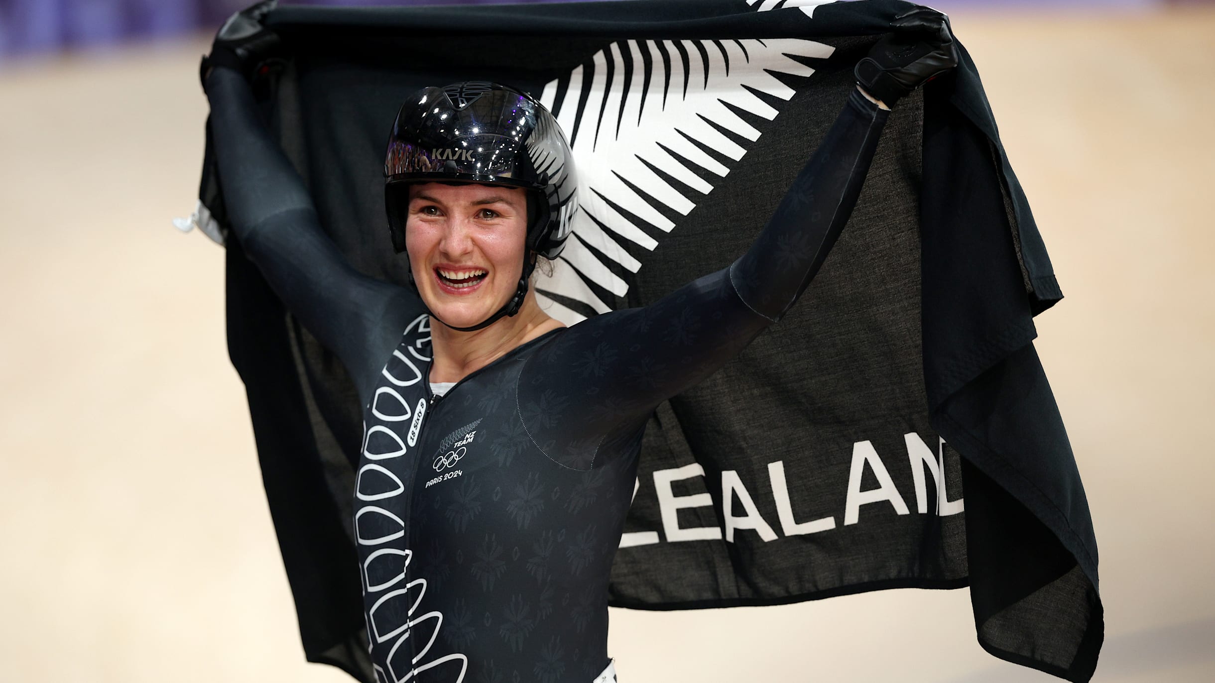 ウェア KEIRIN champion GIRLS GRAND PRIX 2024 Cycling-Andrews wins keirin, ends 20-year wait for New